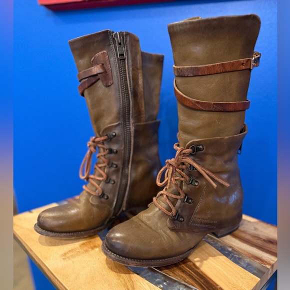 Freebird by Steven Ravi boots. Olive. Size 9 - Picture 3 of 7